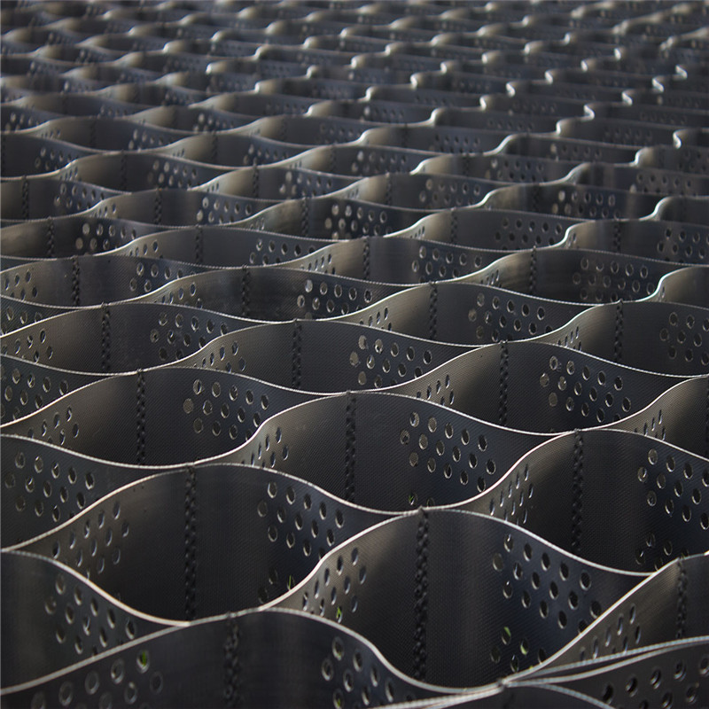 Geocell is a three-dimensional honeycomb structure that forms a restraint system when filled with compacted soil. It is widely used in building construction to control erosion and stabilize soil on structural reinforcement such as flat ground, coastline, steep slope, multi-layer retaining wall, multi-layer retaining wall, channel protection, heavy load support road and earth rock maintenance.